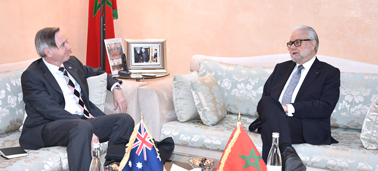 Rencontre entre M. le Ministre Hajoui, Secrétaire Général du Gouvernement et S.E. M. Michael Cutts, nouvel ambassadeur d’Australie au Royaume du Maroc